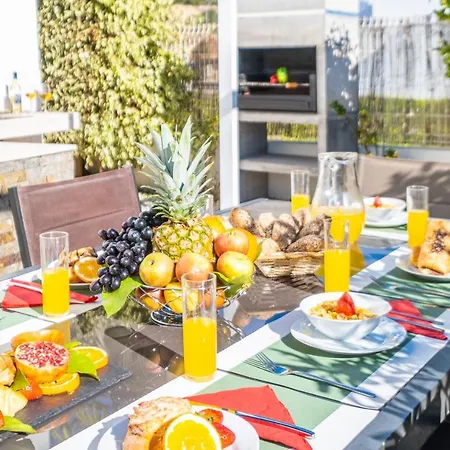 Laura By Algarve Vacation *