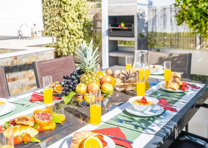 Laura By Algarve Vacation *