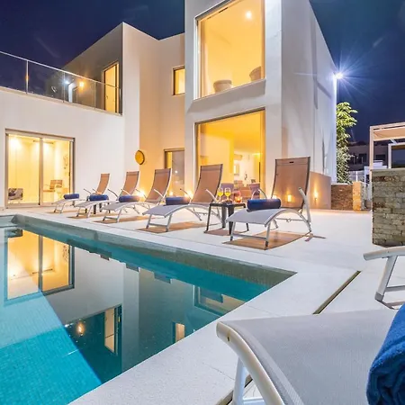 Laura By Algarve Vacation Villa *